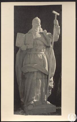 [Universidad Laboral de Gijón. Escultura de San Isidoro, para el exterior de la iglesia]