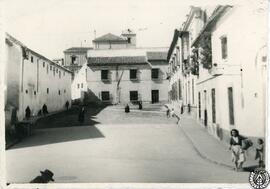 [Plaza del conde de Priego, Córdoba,  antes de la colocación del monumento a Manolete]