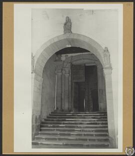 Convento de Santo Domingo en Santiago de Compostela. Pórtico de entrada al claustro [San Domingos...