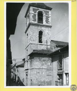 Torre campanario de una iglesia en Almería