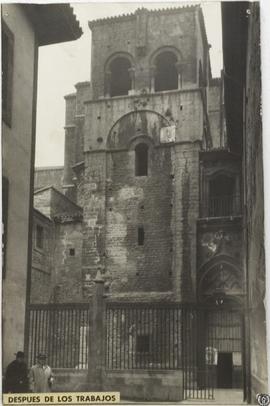 [Torre vieja de la Catedral de Oviedo]. Después de los trabajos