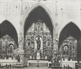 [Retablos barrocos en la cabecera de la iglesia de San Félix Mártir de Torralba de Ribota, Zaragoza]