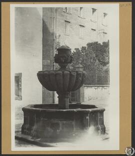 Palacio Gelmírez en Santiago de Compostela. Fuente del patio