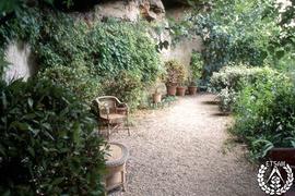 [Recorrido por el Romeral de San Marcos. Imagen 104] Terraza de la cueva, restauración de Luisa R...