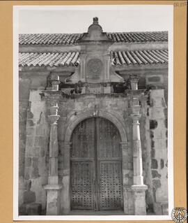 Iglesia de Alcázar de San Juan [Puerta de la Umbría de la parroquia de Santa María la Mayor]