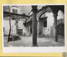 Casa del marqués de Ariza en Bechí, Castellón [Pozo en el patio. Palacio castillo de Betxí]