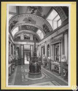 Galería de estatuas en la Real Casa del Labrador en Aranjuez