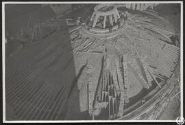 [Universidad Laboral de Gijón. Capilla. Proceso de construcción de la bóveda. Ejecución de la cub...