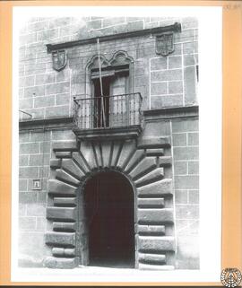 Casa de los marqueses de la Isla en Cáceres [Portada. Palacio de la Isla]