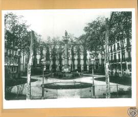 Monumento a Galceran Marquet en la plaza de Medinaceli de Barcelona