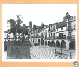 Monumento a Pizarro en la Plaza Mayor de Trujillo