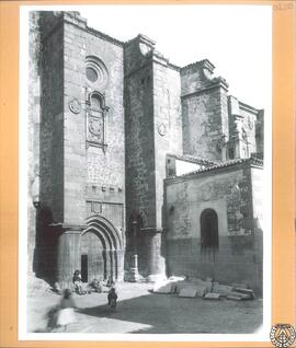 Iglesia de Santiago en Cáceres. Fachada meridional