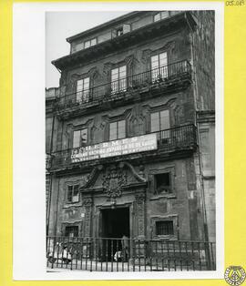 Casa señorial en Oviedo [Casa de Salas]