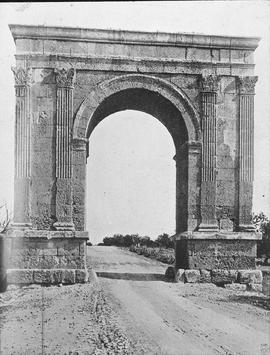 Arco de Bará (Tarragona). Principio siglo II