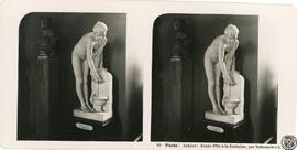 Paris. Louvre. Jeune fille à la fontaine, par Schoenewerk