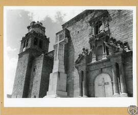 Iglesia parroquial de Miajadas, Cáceres [Iglesia de Santiago Apóstol: torre y portada meridional]