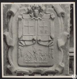 [Universidad Laboral de Gijón. Modelo de escudo, en el taller]