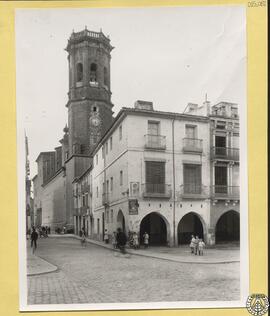 Plaza y campanario de la Iglesia de Villarreal, Castellón [Iglesia arciprestal de san Jaime]