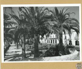 Paseo junto al río Guadalete en el Puerto de Santa María. Vista de los porches