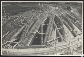 [Universidad Laboral de Gijón. Capilla. Proceso de construcción de la bóveda. Ejecución de la cub...