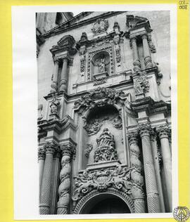 Iglesia de Santa María de Elche. Puerta de la fachada principal