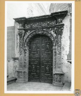Iglesia de la Cartuja de Jerez de la frontera. Puerta divisoria del coro [Portada de entrecoros d...