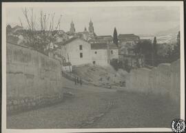 Jaén [Vista con la catedral al fondo]
