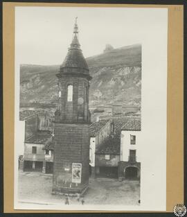 Torre del reloj en Ayerbe, Huesca