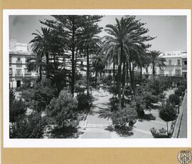 Cádiz, Plaza de Emilio Castelar con el monumento en el centro