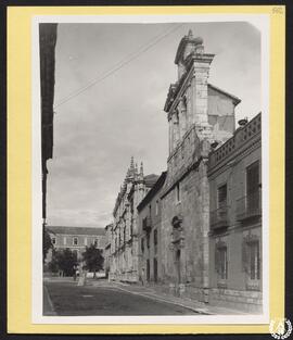 Universidad de Alcalá de Henares. Fachada [Colegio Mayor de San Ildefonso y fachada de la capilla]