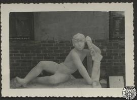 [Figura de niño para el monumento a Fleming en el parque de Isabel la Católica de Gijón en el tal...