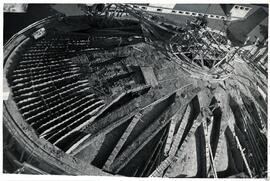 [Universidad Laboral de Gijón. Capilla. Proceso de construcción de la bóveda. Ejecución de la cub...