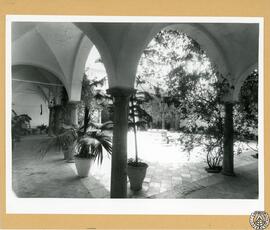 Asilo de la Caridad de Arcos de la Frontera, Cádiz. Patio [de los hombres o del lado de la epístola]