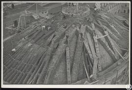 [Universidad Laboral de Gijón. Capilla. Proceso de construcción de la bóveda. Ejecución de la cub...