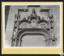 Detalle de la portada de la iglesia Magistral de Alcalá de Henares [Catedral Magistral de los San...