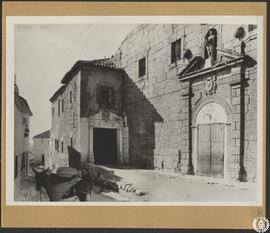 Fachada del convento [de los Jesuitas] y de la iglesia convertida en cine en Belmonte, Cuenca