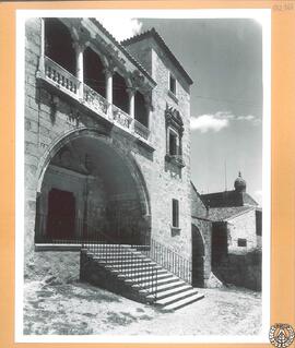 Palacio de Orellana Pizarro en Trujillo [Fachada principal]