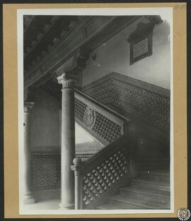 Palacio de Antonio de Mendoza, Guadalajara [Escalera del patio]