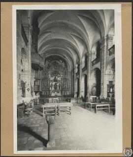 Iglesia de [San Pedro] en Sant Pere Pescador, Gerona. Interior: nave y capilla mayor