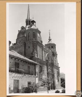 Iglesia parroquial de San Carlos del Valle, Ciudad Real. Exterior [Vista de conjunto. Iglesia del...