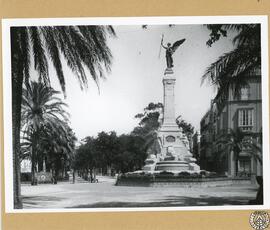 Monumento al marqués de Comillas en Cádiz
