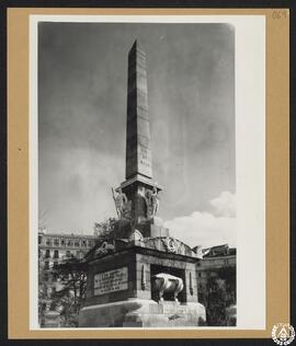 Obelisco del 2 de Mayo, Madrid