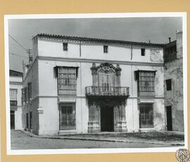 Casa particular en Jerez de la Frontera [Fachada del palacio de los Pérez Luna]