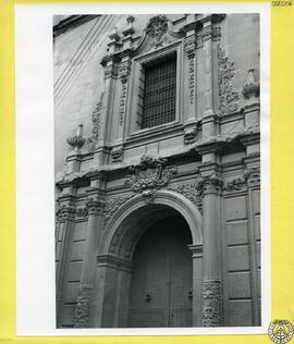 Iglesia de Santa María de Elche. Puerta de la fachada lateral