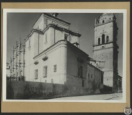 Catedral de Guadix, Granada [Vista exterior de la cabecera y la torre]