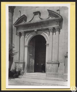 Iglesia de la Compañía en Alcalá en Henares [Portada de la fachada. Colegio Máximo de la Compañía...