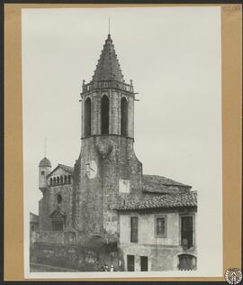 Iglesia de San Cugat de Fornells de la Selva, Gerona. Fachada y torre campanario