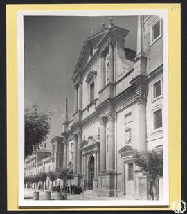 Iglesia de la Compañía en Alcalá en Henares. Fachada de la iglesia de jesuitas [Colegio Máximo de...