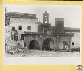 Ermita de la Virgen de la Fuente de la Salud de Traiguera, Castellón [Fachada de acceso al Real S...