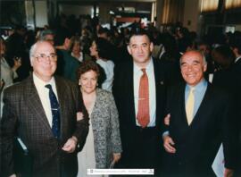 [1997. Acto Académico. Entrega de Diplomas a la XV Promoción de Licenciados en Educación Física. Secretario del INEF-con invitados. Imagen 1997-044]